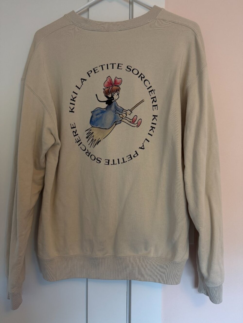 Uniqlo x Studio Ghibli Kiki's Delivery Crew Neck Sweatshirt Tan S Relaxed Fit - Picture 3 of 7